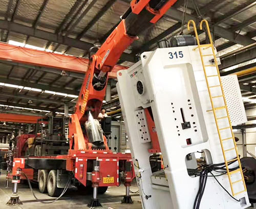 辉县提升工作效率，选择优质折臂吊租赁服务