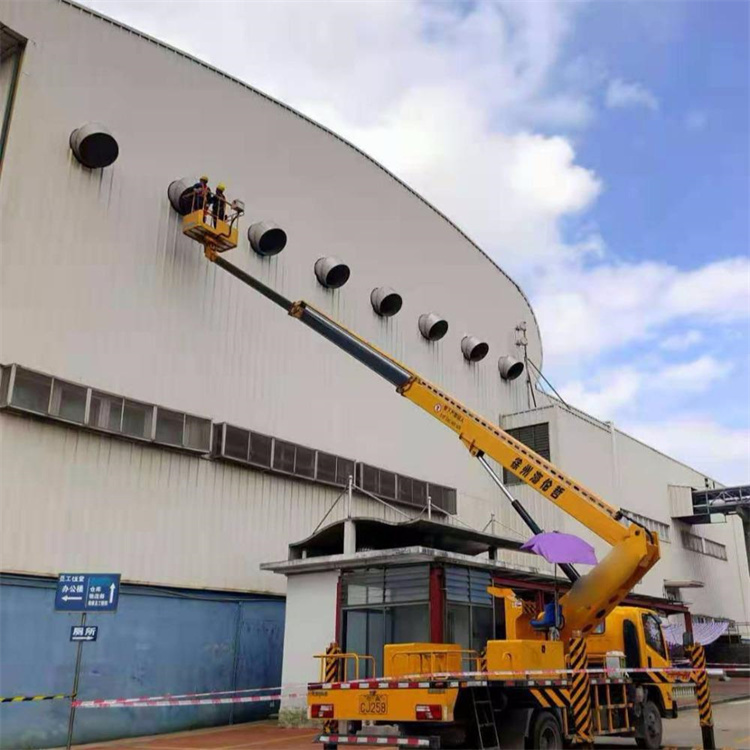 辉县高空作业车出租服务：专业广告牌安装解决方案