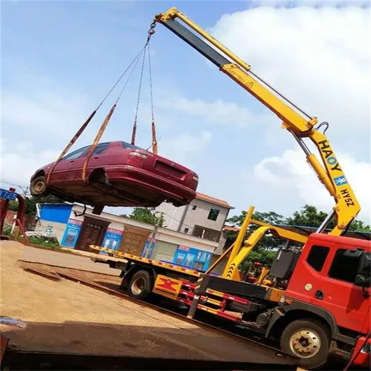 辉县吊车吊汽车的正确方法