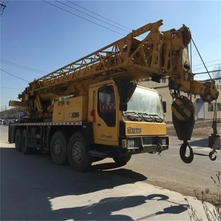 辉县哪里有专业吊车出租